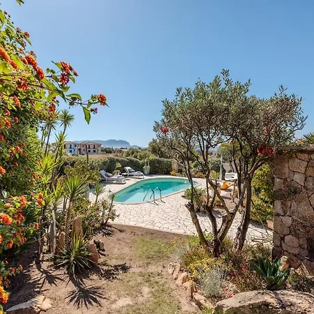Garden - Shared Pool & Designer Interiors