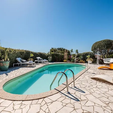 Garden - Shared Pool & Designer Interiors Апартаменти Ольбія