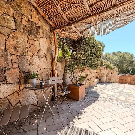 Garden - Shared Pool & Designer Interiors