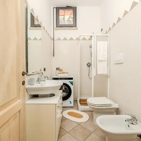 Garden - Shared Pool & Designer Interiors *