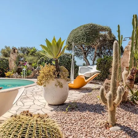 Garden - Shared Pool & Designer Interiors Апартаменти *